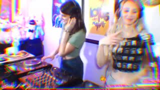 DECKS